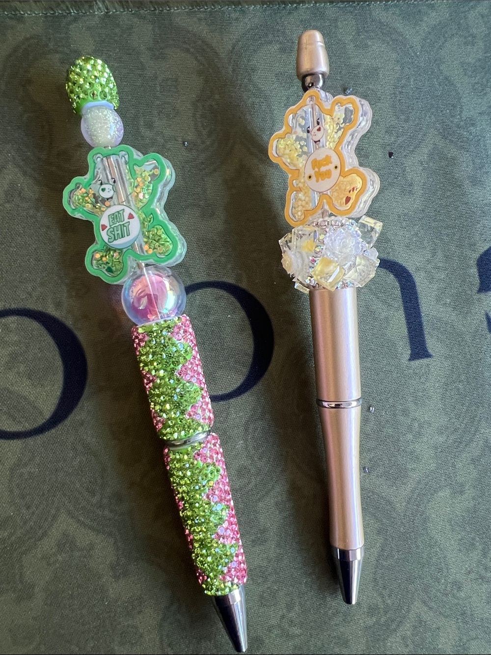 2x Glitter Bear Pens - Green & Pink bad words novelty gifts